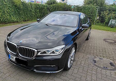 BMW 750i xDrive HUD,Laser,Standhzg,Executive,Massage