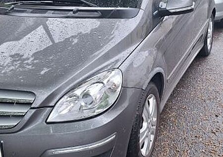 Mercedes-Benz B 180 Autotronic -