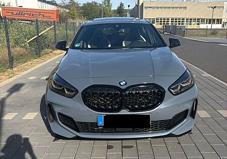 BMW 135 M135i xDrive / HeatUp/ LED/ H&K