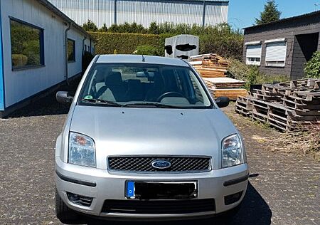 Ford Fusion 1,4 16V + EST +