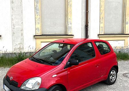 Toyota Yaris 1.0 linea eco eco