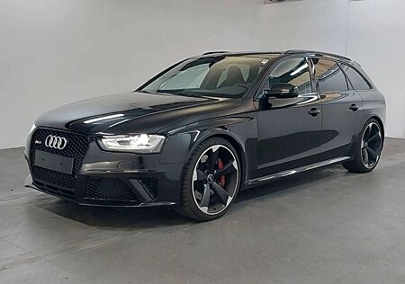 Audi RS4 AVANT ALL-BLACK 20Z./ACC/PANO/CARBON/280KMH