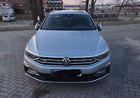 VW Passat Variant Volkswagen 2.0 TSI OPF DSG 4MOTION R-line