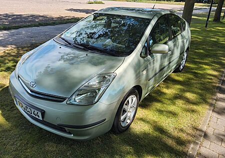 Toyota Prius gebraucht kaufen Toyota Prius 1.5-l_VVT-i Executive Executive
