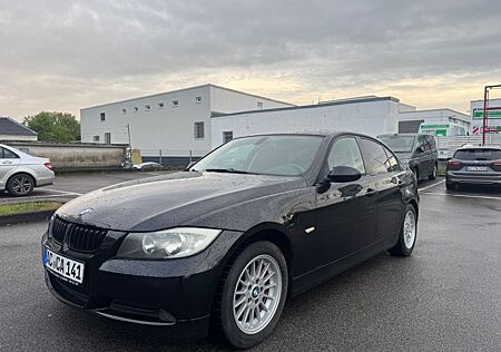 BMW 318i limo /Schiebedach/Automatik/SHZ/Tempomat*