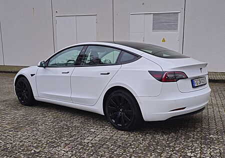 Tesla Model 3 Standard RWD AHK,PDC,MwSt./VAT, Garantie