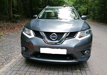 Nissan X-Trail TEKNA 1.6D LEDER PANO AHK ALU 360°Kam