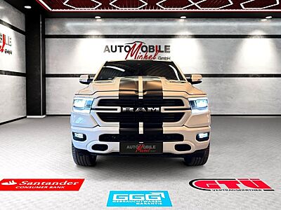 Dodge RAM 1500 5.7 Laramie / 4x4 / eTorque / LED