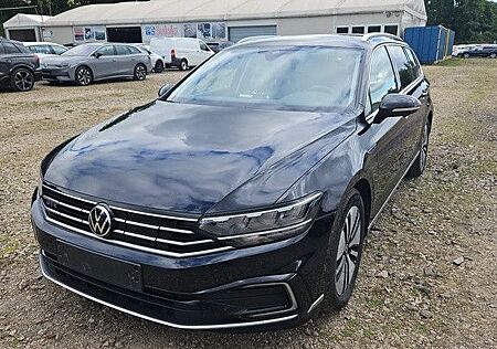 VW Passat Variant Volkswagen DSG GTE**Leder*Lenkradheiz.**