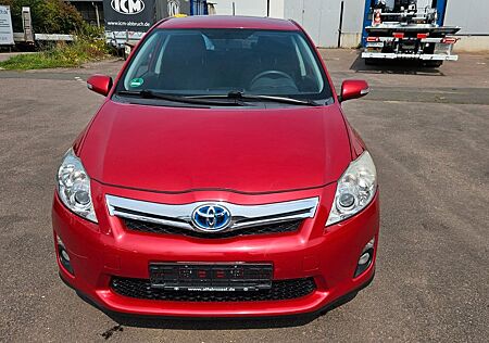 Toyota Auris Hybrid Travel
