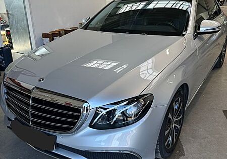 Mercedes-Benz E 300 d 9G Tronic / Limousine / Classic Front