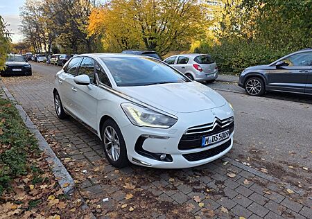 DS Automobiles DS 5 DS5 THP 155 Chic Autom.