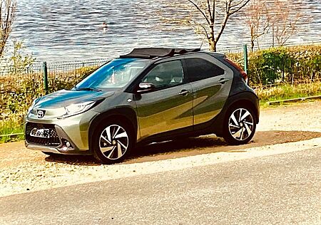 Toyota Aygo (X) Edition Air ,SUV,JBL, Navi Leder Faltdac