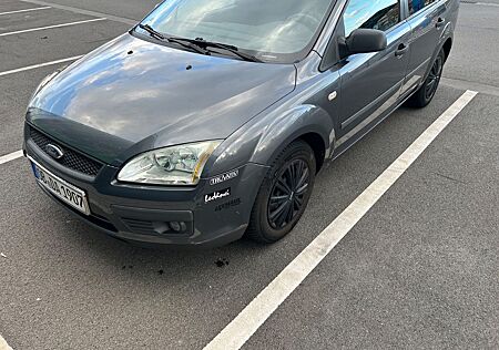 Ford Focus 1,6 Ambiente Ambiente