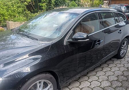 Volvo V60 D4