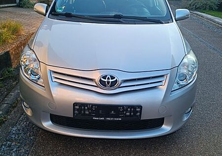 Toyota Auris gebraucht kaufen Toyota Auris 1,33-l-Dual-VVT-i Life+