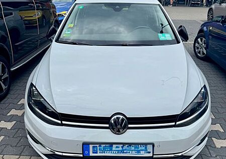 VW Golf Volkswagen 2.0 TDI SCR DSG IQ.DRIVE IQ.DRIVE
