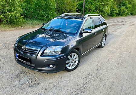 Toyota Avensis Combi Sol 1.8-l-VVT-i Sol, AHK