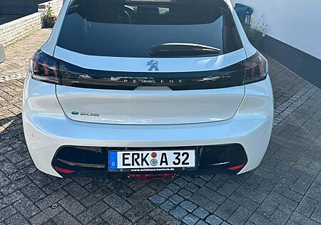 Peugeot 208 Elektromotor 136 Allure Pack inkl. Sitzh.