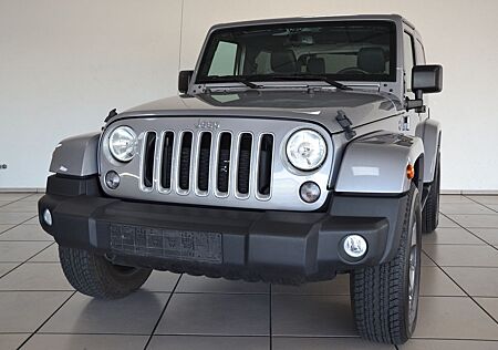 Jeep Wrangler Unlimited Sahara Soft-/Hardtop