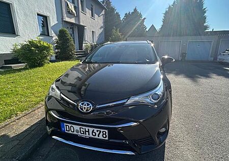 Toyota Avensis 1,8-l-Valvem. Edition S+ T. Sports E...