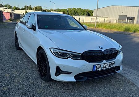 BMW 320d Sport Line Automatic / Head-Up