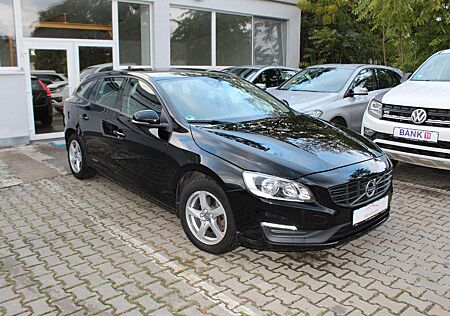 Volvo V60 D3 Kombi Momentum*NAVI*SHZ*PDC*EURO6