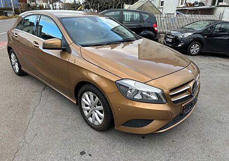 Mercedes-Benz A 180 A -Klasse BlueEfficiency/ Navi/PDC