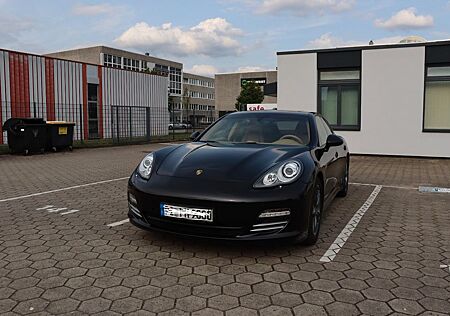 Porsche Panamera 4 Super Farbkombi, PZ Scheckheft gepfl.