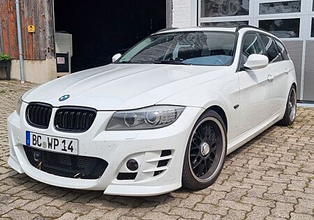 BMW 330d Schalter SHZ Pano ACC