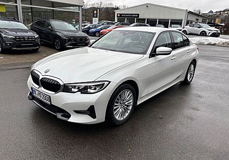 BMW 318 d Sport Line*12 FACH ALU*NAVI*KAMERA