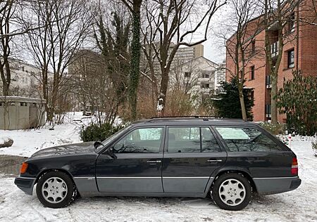 Mercedes-Benz E 220 Sport-Line 1. Hand Rentne