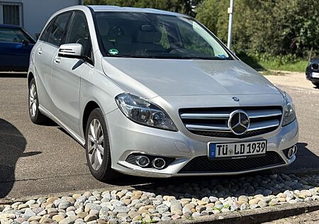 Mercedes-Benz B 180 - Top-Zustand aus Rentnerhand