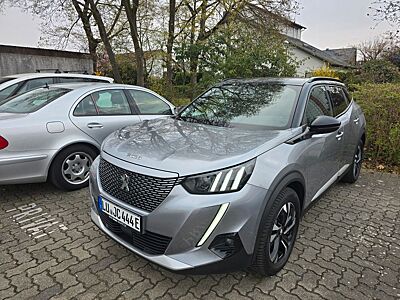 Peugeot 2008 Elektro 136 GT mit Händlergarantie
