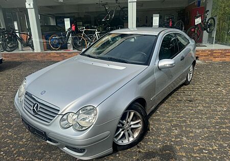 Mercedes-Benz 220 C220 Coupè 150 Ps