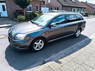 Toyota Avensis Combi Executive 2,2-l-D-CAT Executive