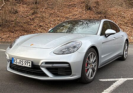 Porsche Panamera turbo, Approved,Service und Reifen neu