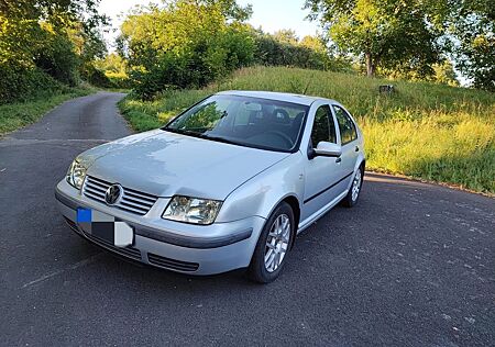VW Bora Volkswagen 1.6l 105 PS EZ2001