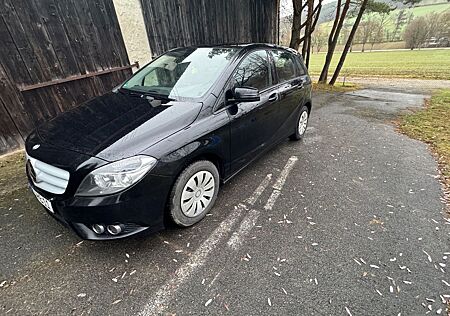Mercedes-Benz B 180 -