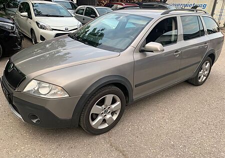 Skoda Octavia Combi Scout 4X4 2,0TDI Klimaautomat AHK