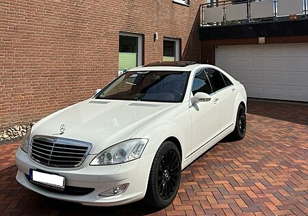 Mercedes-Benz S 350 | Night Packet | Service & Tüv Frisch