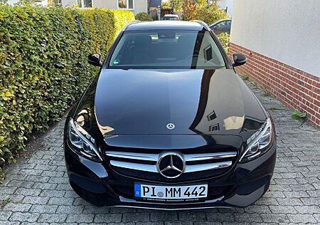 Mercedes-Benz C 180 T Autom. -AHK,PANO,NAVI,schwarz