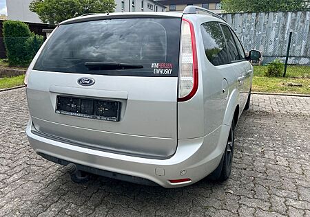 Ford Focus 1,6 AHK TÜV 05/2026