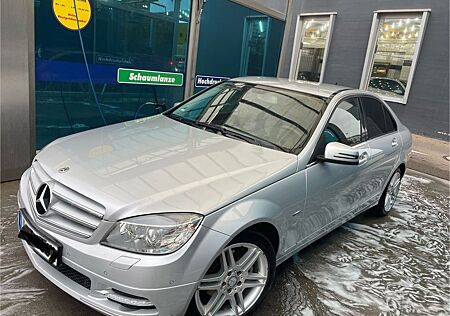 Mercedes-Benz C 200 CGI BlueEFFICIENCY -