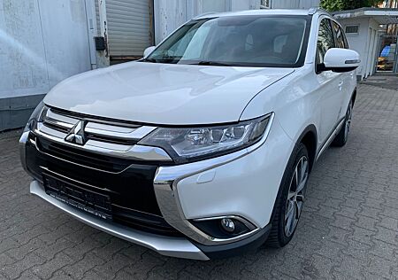 Mitsubishi Outlander Top 4WD, 7 Sitzer
