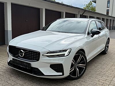 Volvo V60 T8 AWD"R Design"Black/Pano/B&W/Memory/360°