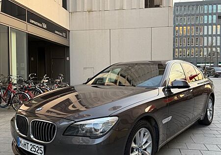 BMW 740d xDrive - Top Zustand