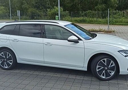 Skoda Superb Combi 2.0 TDI DSG Selection voll