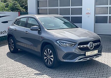 Mercedes-Benz GLA 180 GLA 180d*Navi*DAB*LED*KeylessGo*
