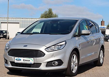 Ford S-Max Titanium